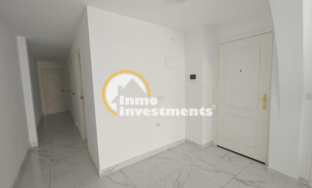 Resale - Apartment - Torrevieja - Acequion