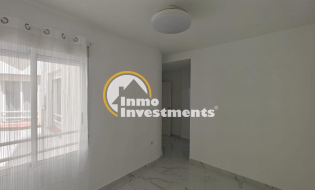 Resale - Apartment - Torrevieja - Acequion