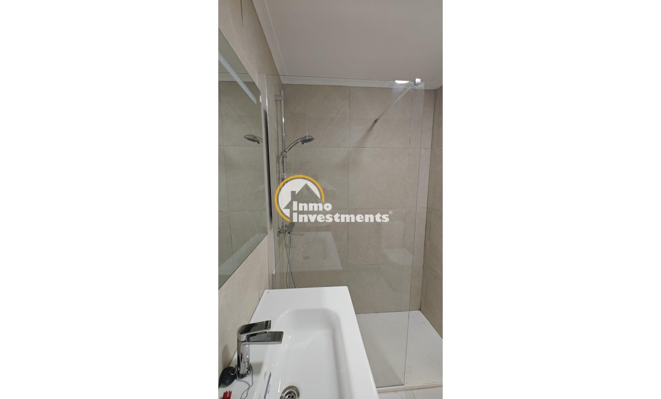 Resale - Apartment - Torrevieja - Acequion