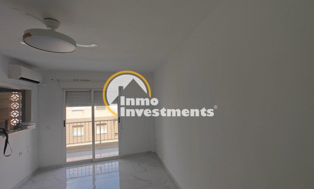 Resale - Apartment - Torrevieja - Acequion