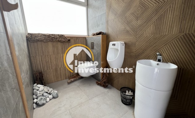 Resale - Commercial - Torrevieja - Costa blanca sur