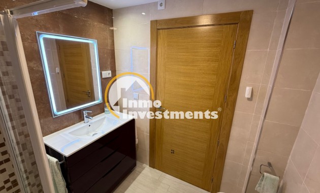 Resale - Apartment - Torrevieja - Costa blanca sur