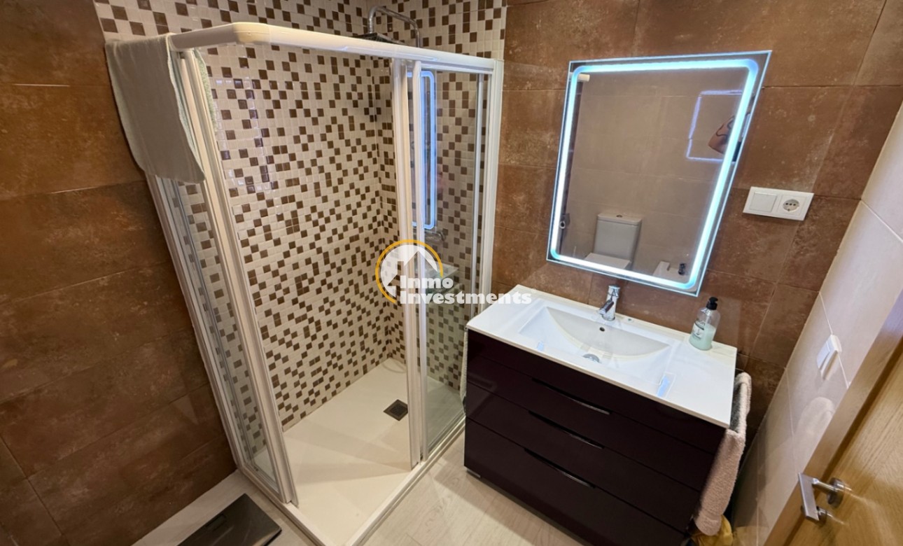 Resale - Apartment - Torrevieja - Costa blanca sur