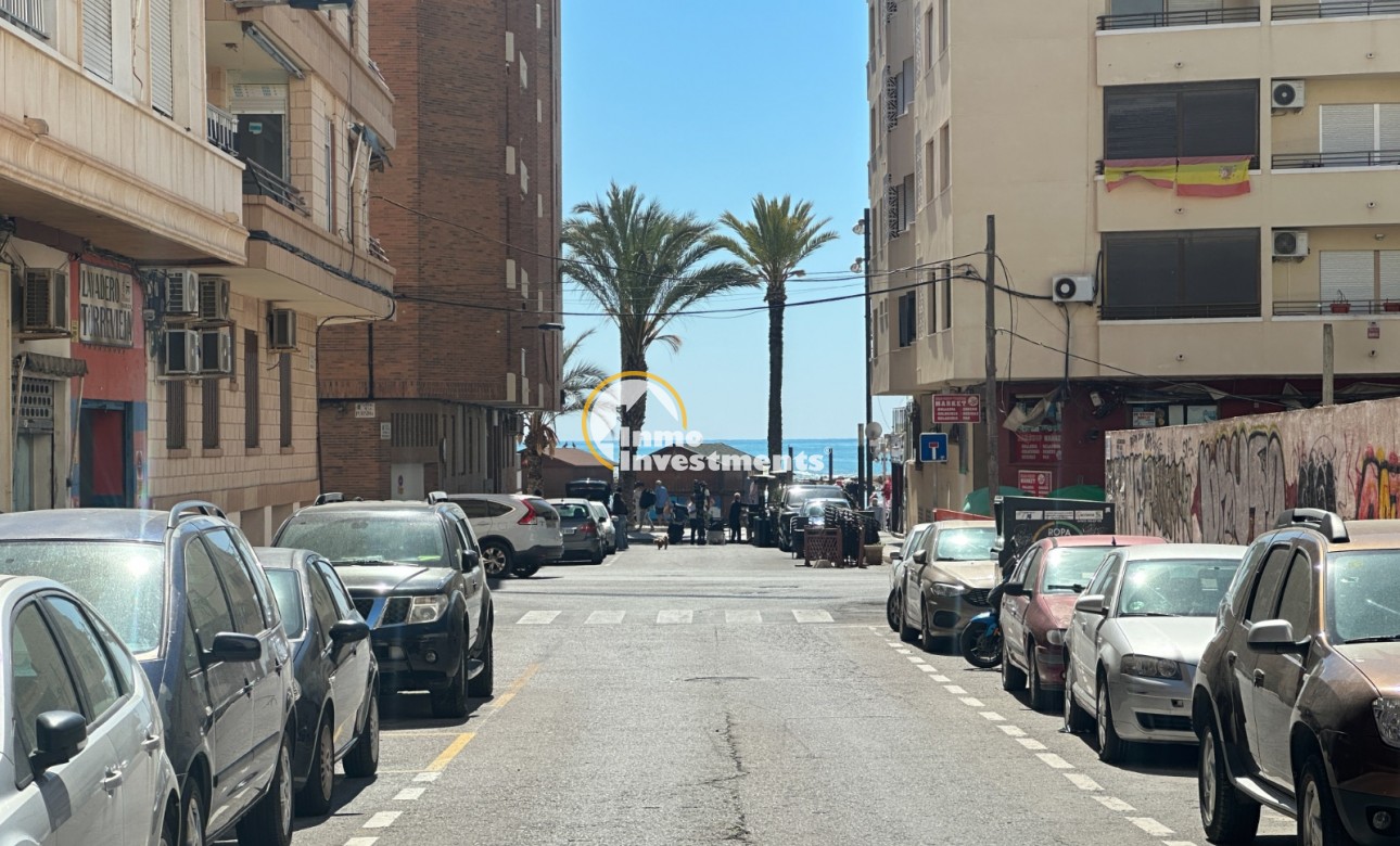 Resale - Apartment - Torrevieja - Centro