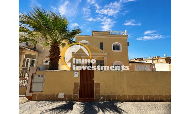 Resale - Villa - Torrevieja - Nueva Torrevieja - Aguas Nuevas