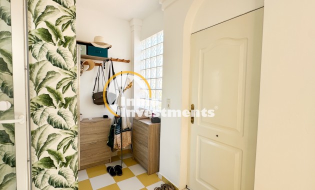 Resale - Villa - Torrevieja - Nueva Torrevieja - Aguas Nuevas