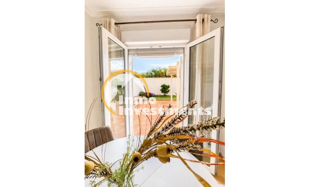 Resale - Villa - Torrevieja - Nueva Torrevieja - Aguas Nuevas