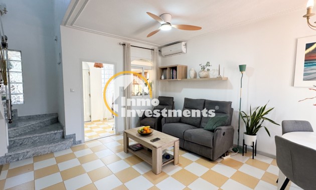 Resale - Villa - Torrevieja - Nueva Torrevieja - Aguas Nuevas