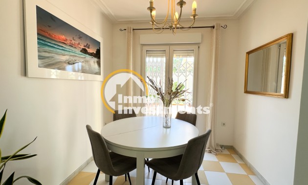 Resale - Villa - Torrevieja - Nueva Torrevieja - Aguas Nuevas