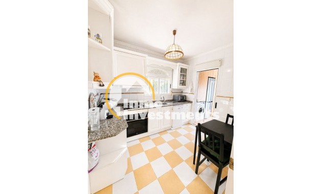 Resale - Villa - Torrevieja - Nueva Torrevieja - Aguas Nuevas