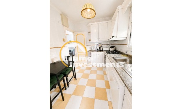 Resale - Villa - Torrevieja - Nueva Torrevieja - Aguas Nuevas
