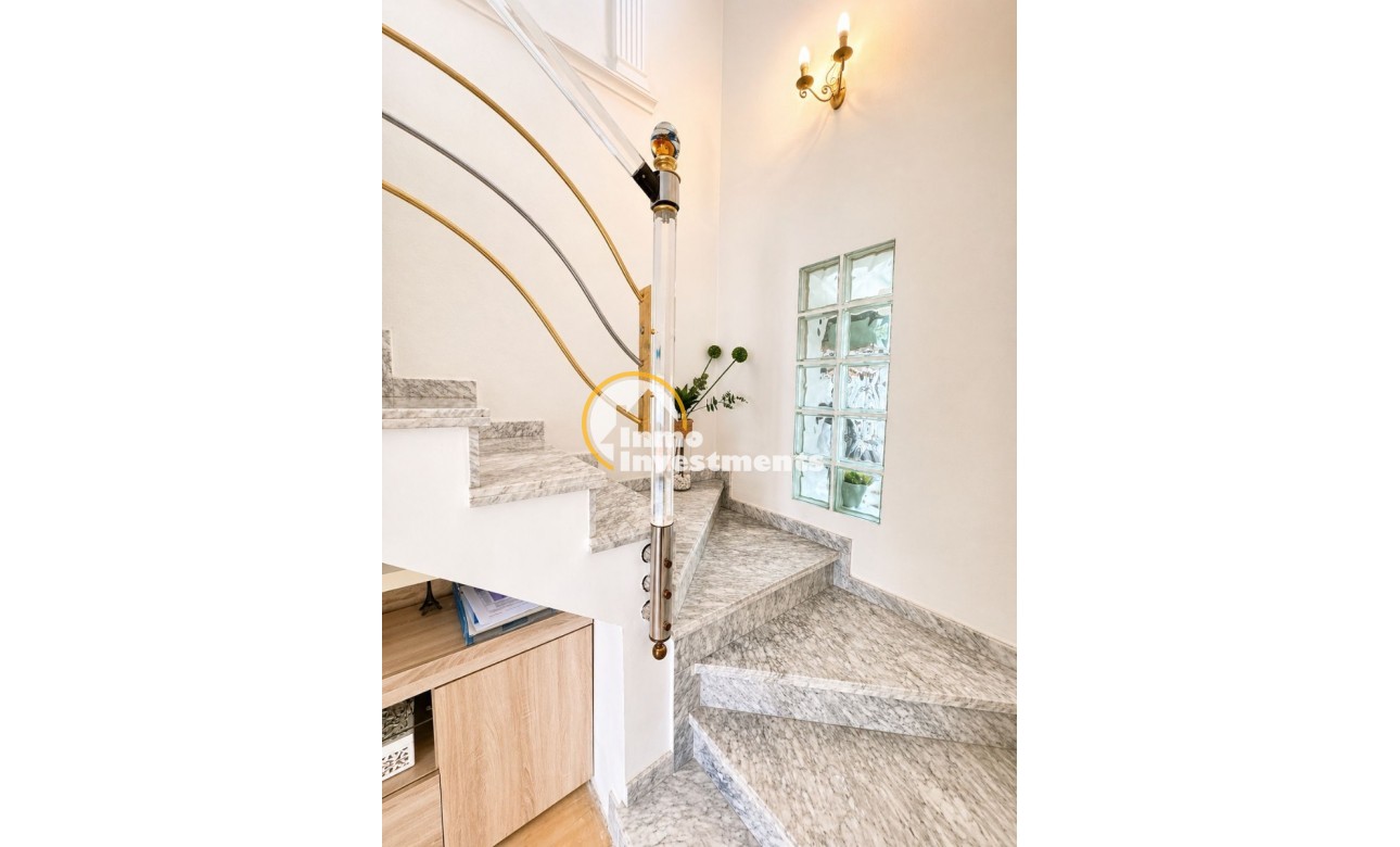 Resale - Villa - Torrevieja - Nueva Torrevieja - Aguas Nuevas
