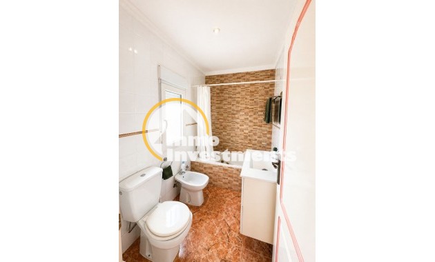 Resale - Villa - Torrevieja - Nueva Torrevieja - Aguas Nuevas