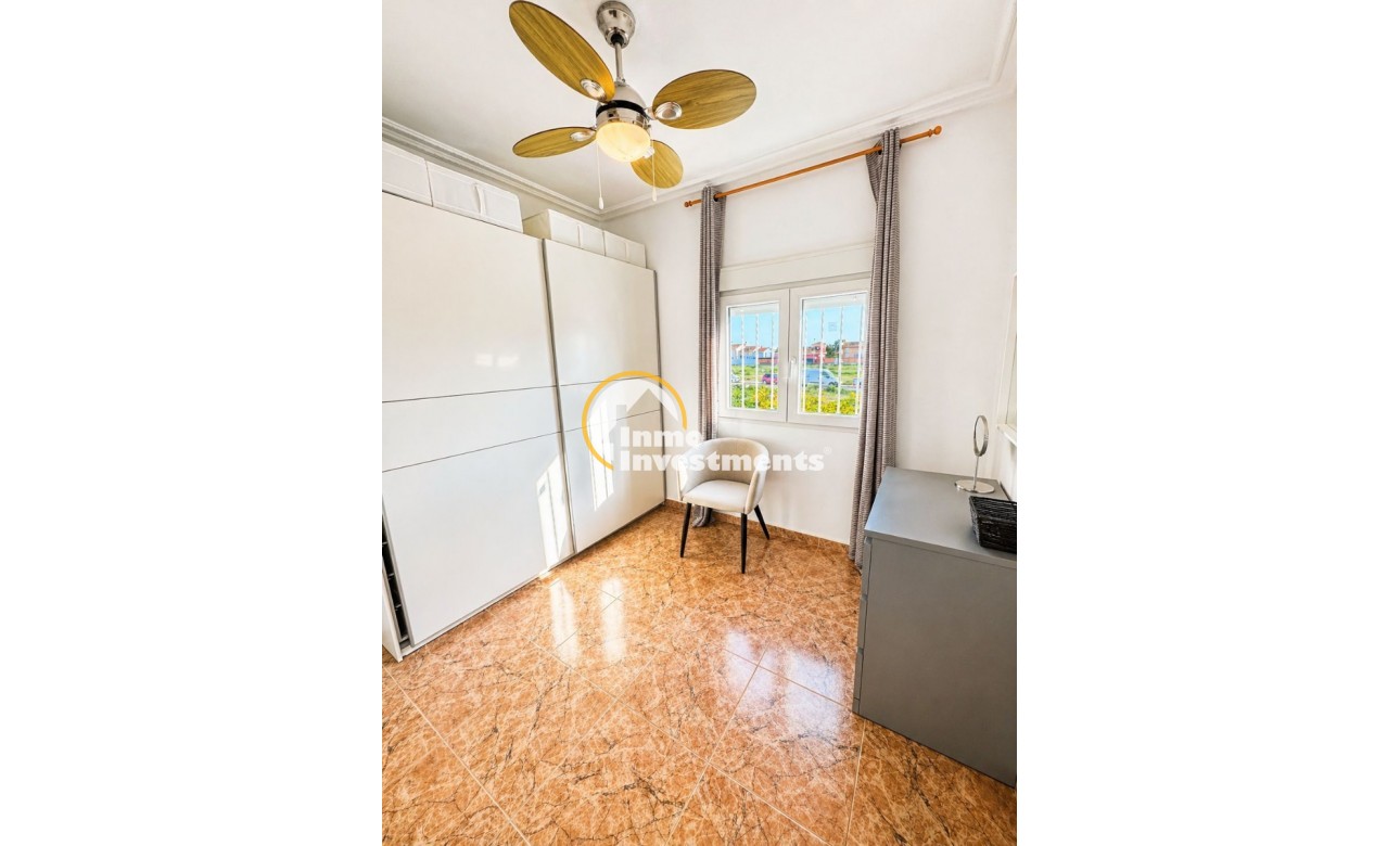 Resale - Villa - Torrevieja - Nueva Torrevieja - Aguas Nuevas