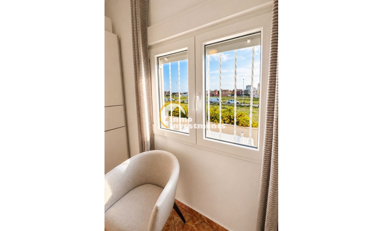 Resale - Villa - Torrevieja - Nueva Torrevieja - Aguas Nuevas