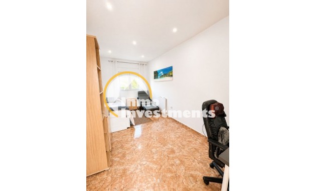 Resale - Villa - Torrevieja - Nueva Torrevieja - Aguas Nuevas
