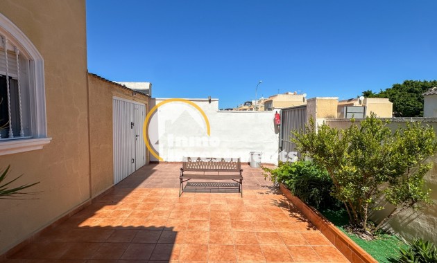 Resale - Villa - Torrevieja - Nueva Torrevieja - Aguas Nuevas