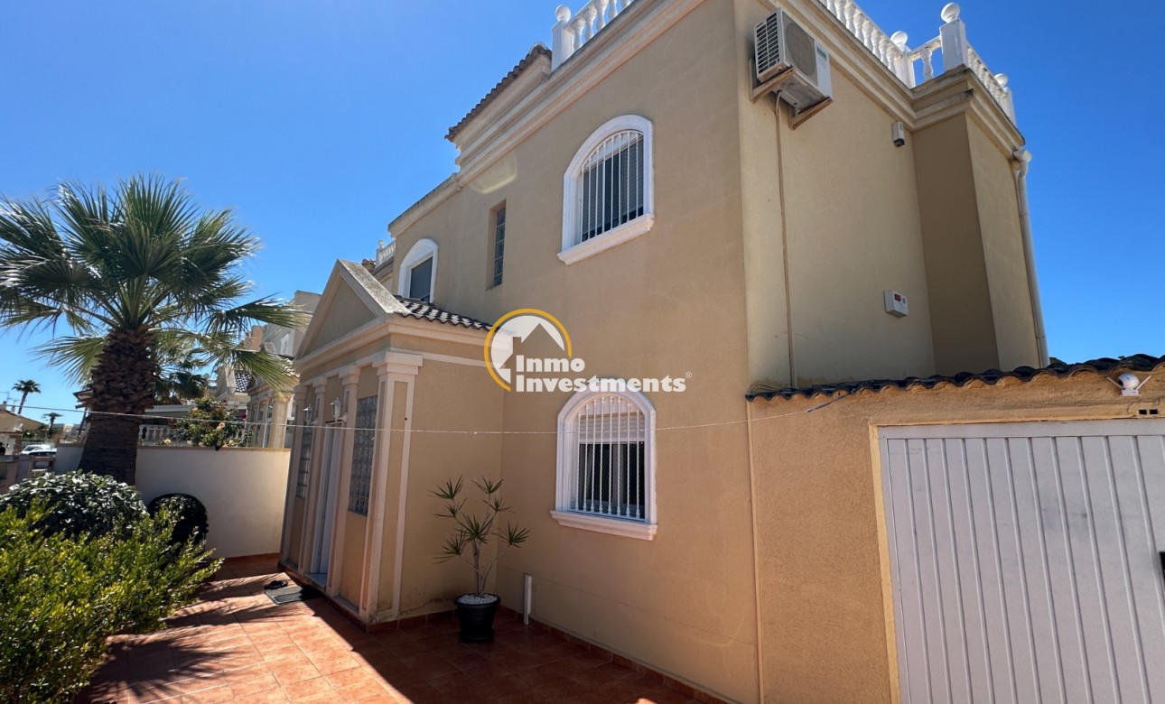 Resale - Villa - Torrevieja - Nueva Torrevieja - Aguas Nuevas
