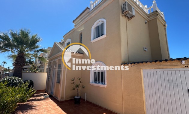 Resale - Villa - Torrevieja - Nueva Torrevieja - Aguas Nuevas