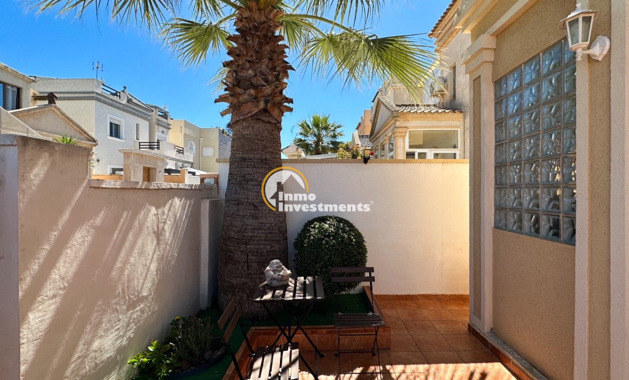 Resale - Villa - Torrevieja - Nueva Torrevieja - Aguas Nuevas