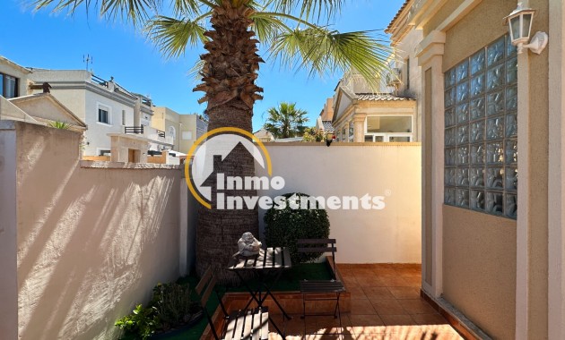 Resale - Villa - Torrevieja - Nueva Torrevieja - Aguas Nuevas