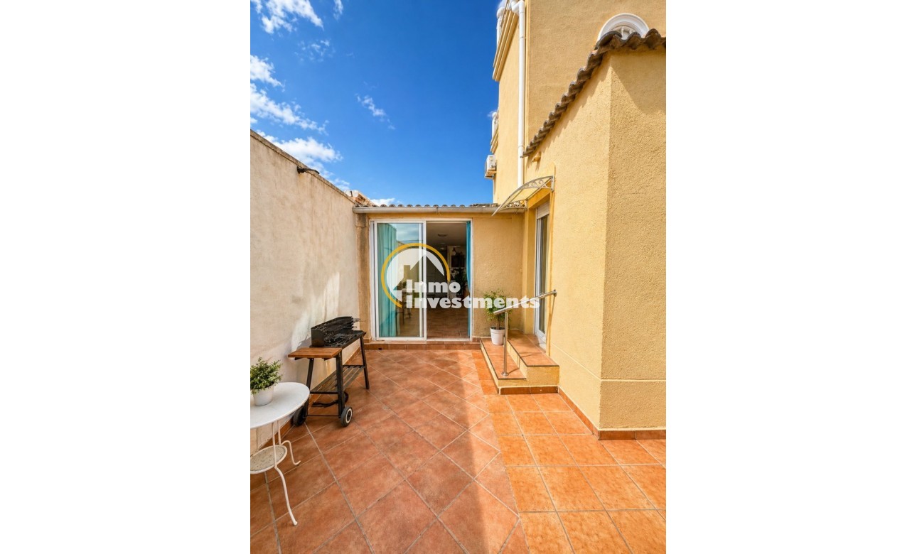 Resale - Villa - Torrevieja - Nueva Torrevieja - Aguas Nuevas