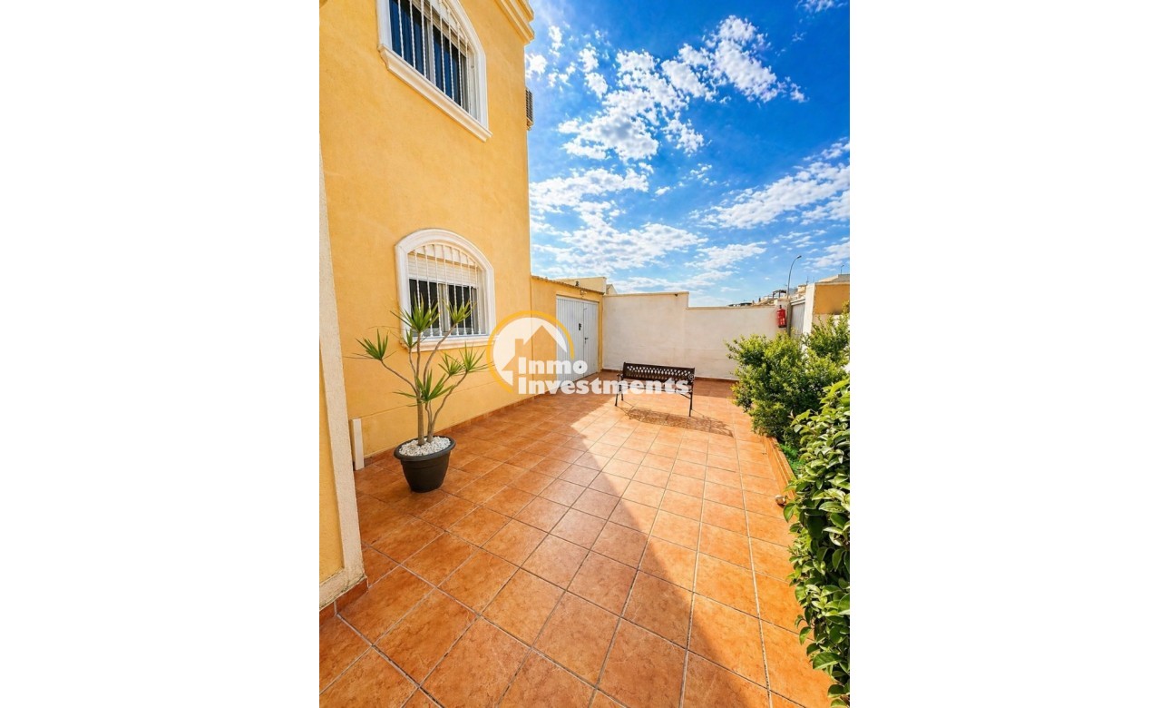 Resale - Villa - Torrevieja - Nueva Torrevieja - Aguas Nuevas