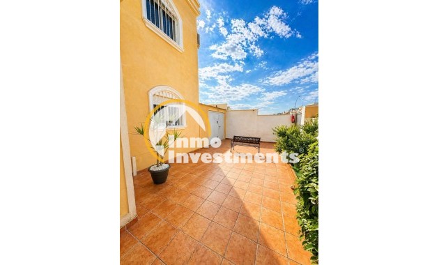 Resale - Villa - Torrevieja - Nueva Torrevieja - Aguas Nuevas
