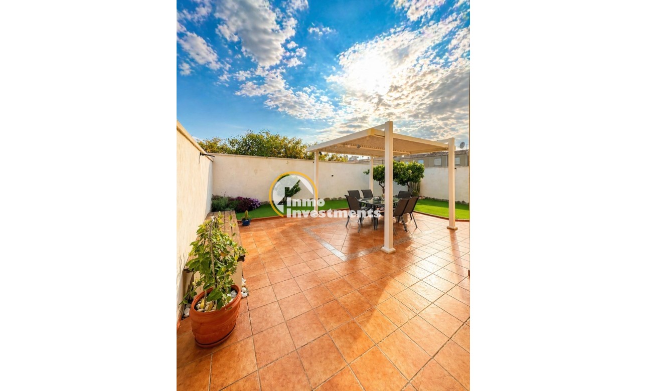 Resale - Villa - Torrevieja - Nueva Torrevieja - Aguas Nuevas