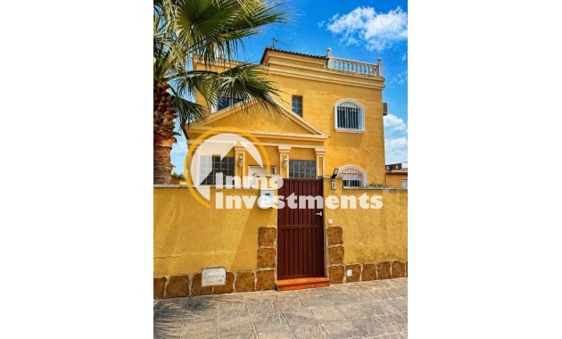 Resale - Villa - Torrevieja - Nueva Torrevieja - Aguas Nuevas