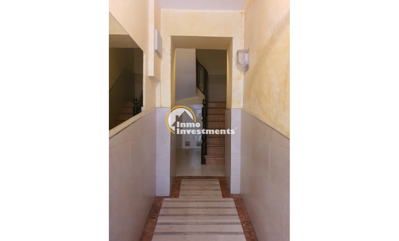 Resale - Commercial - Alicante - Casco antiguo