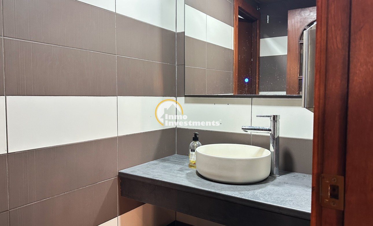 Resale - Commercial - Torrevieja - Playa del Cura