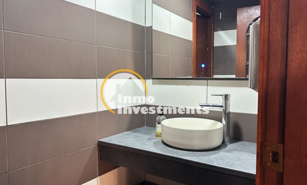 Resale - Commercial - Torrevieja - Playa del Cura