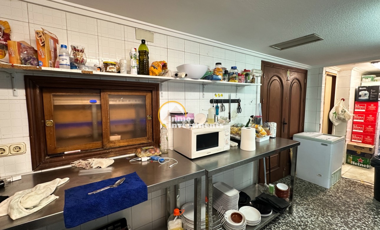Resale - Commercial - Torrevieja - Playa del Cura