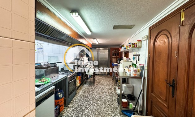 Resale - Commercial - Torrevieja - Playa del Cura