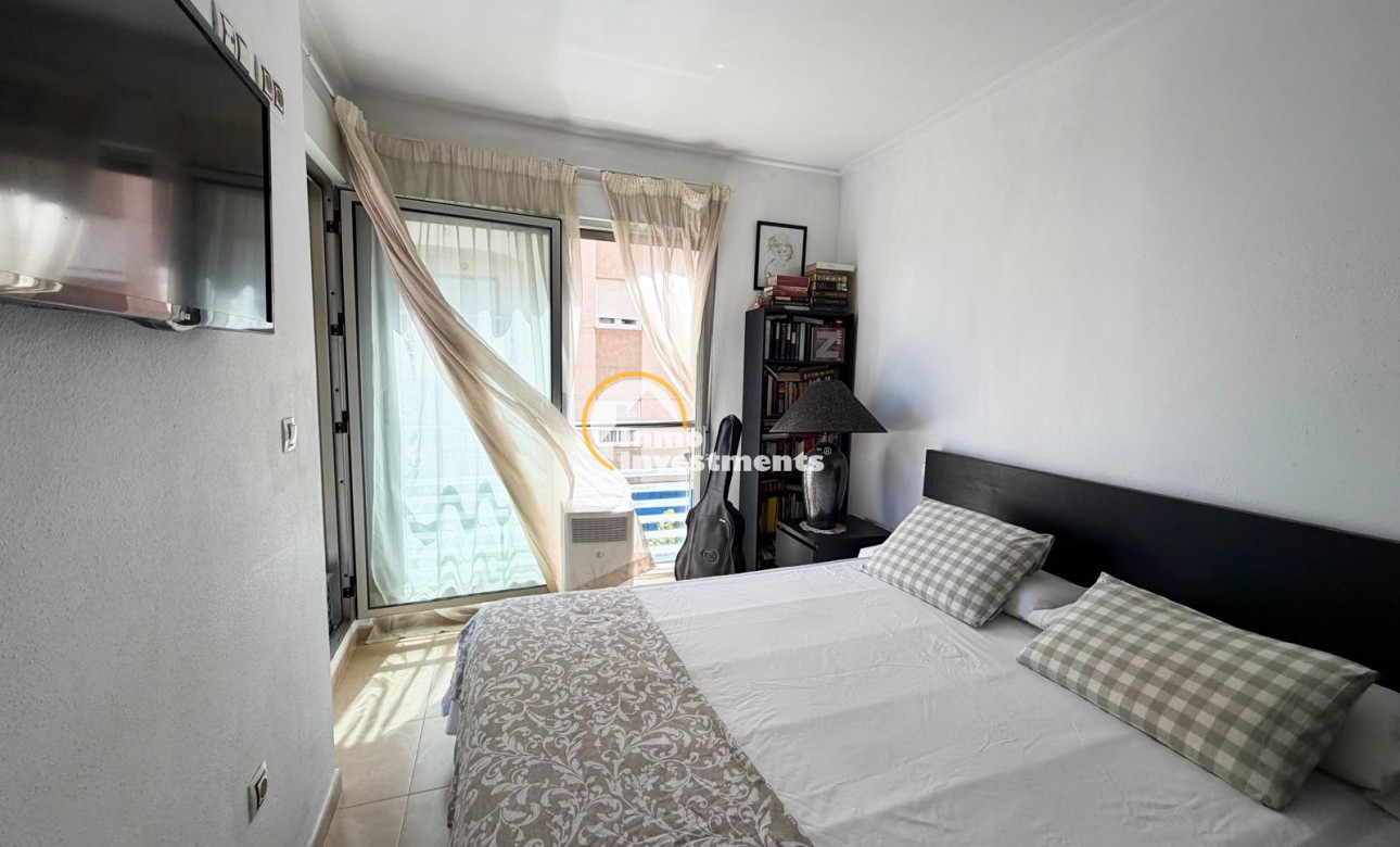 Resale - Apartment - Torrevieja - Centro