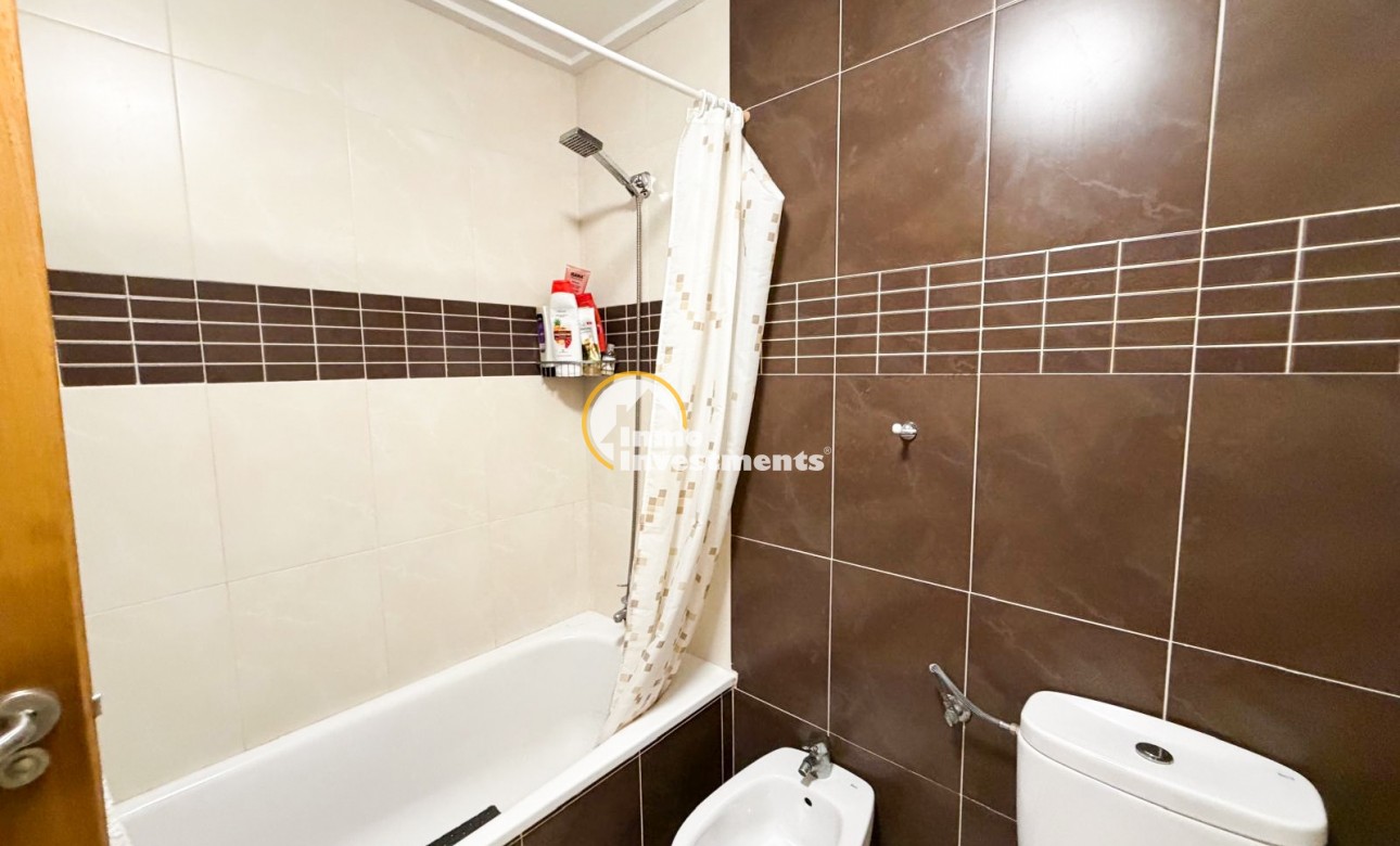 Resale - Apartment - Torrevieja - Centro