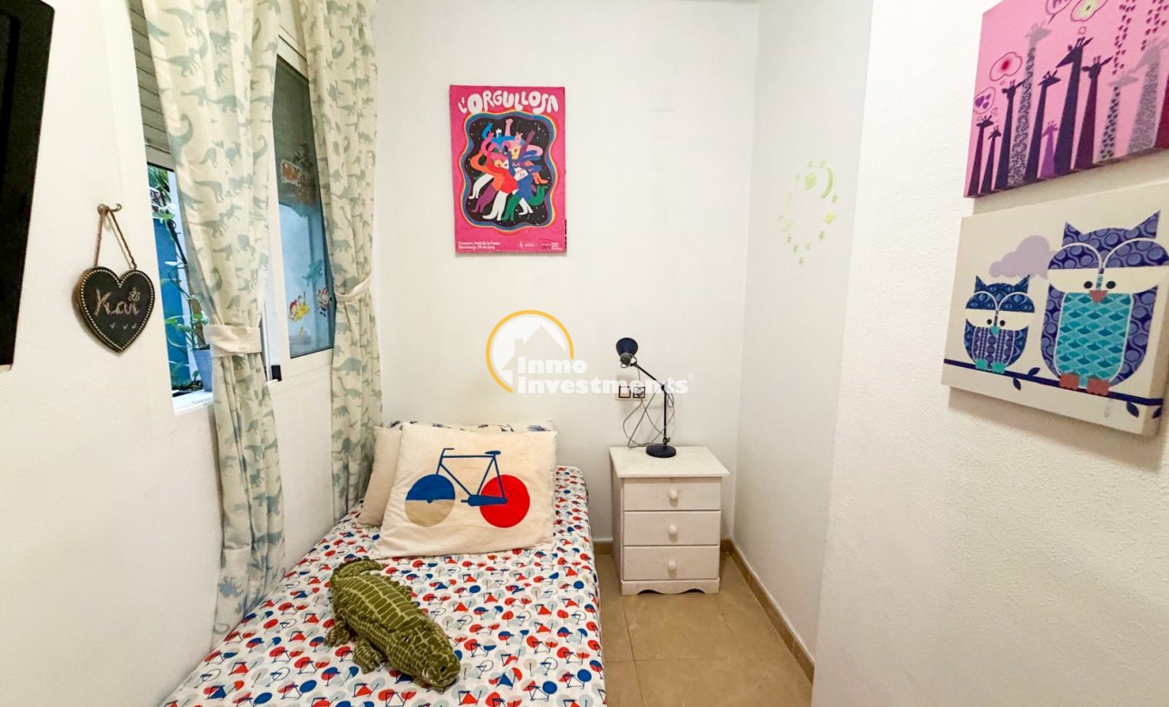 Resale - Apartment - Torrevieja - Centro