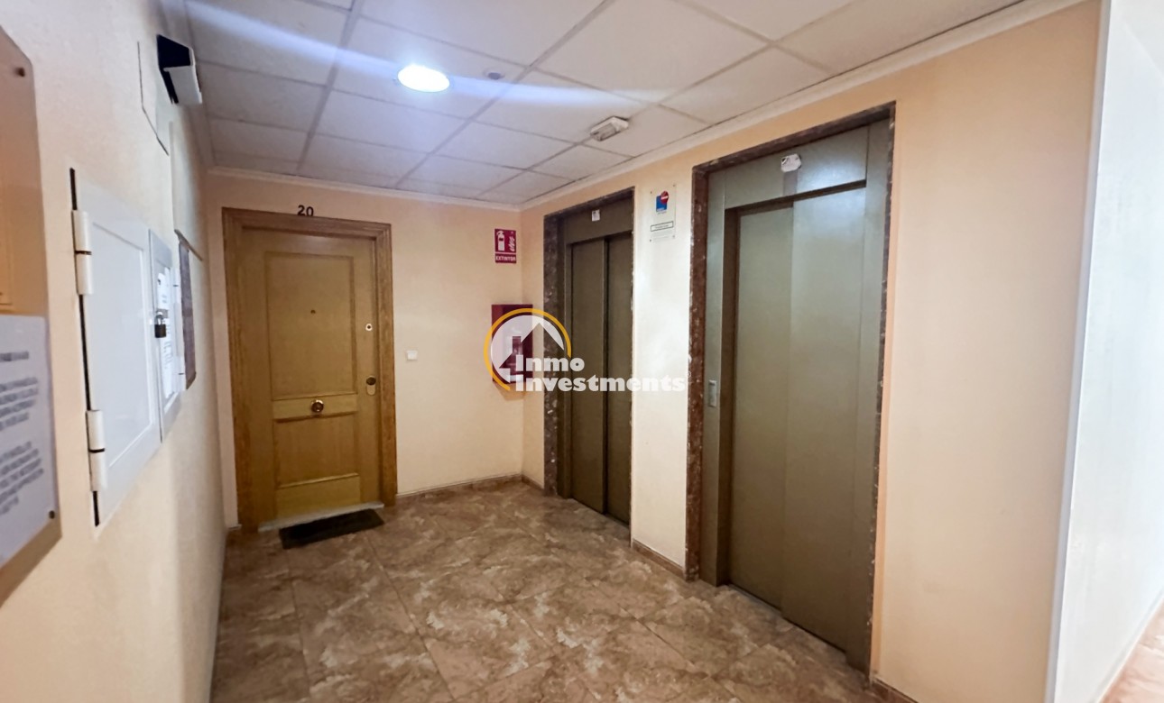 Resale - Apartment - Torrevieja - Centro