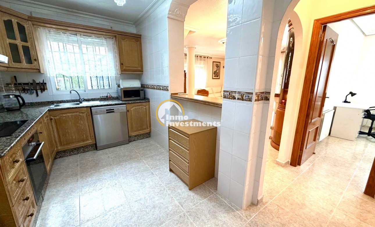 Resale - Villa - Orihuela Costa - Villamartín-Las Filipinas