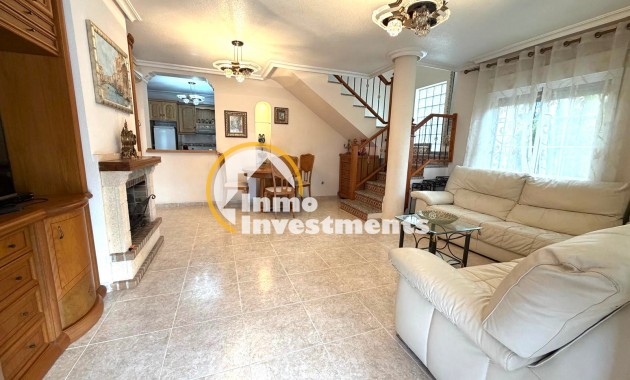 Resale - Villa - Orihuela Costa - Villamartín-Las Filipinas