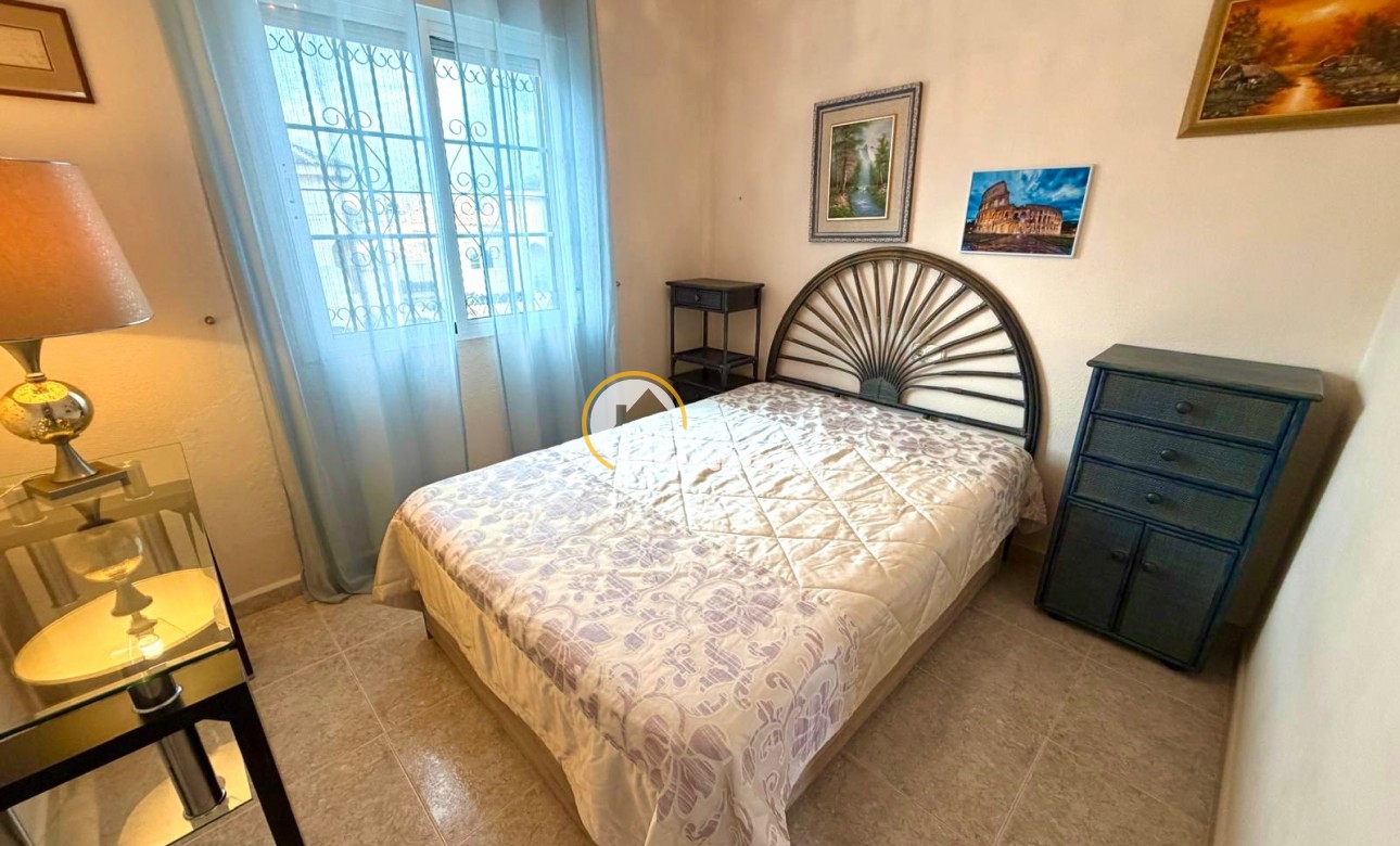 Resale - Villa - Orihuela Costa - Villamartín-Las Filipinas