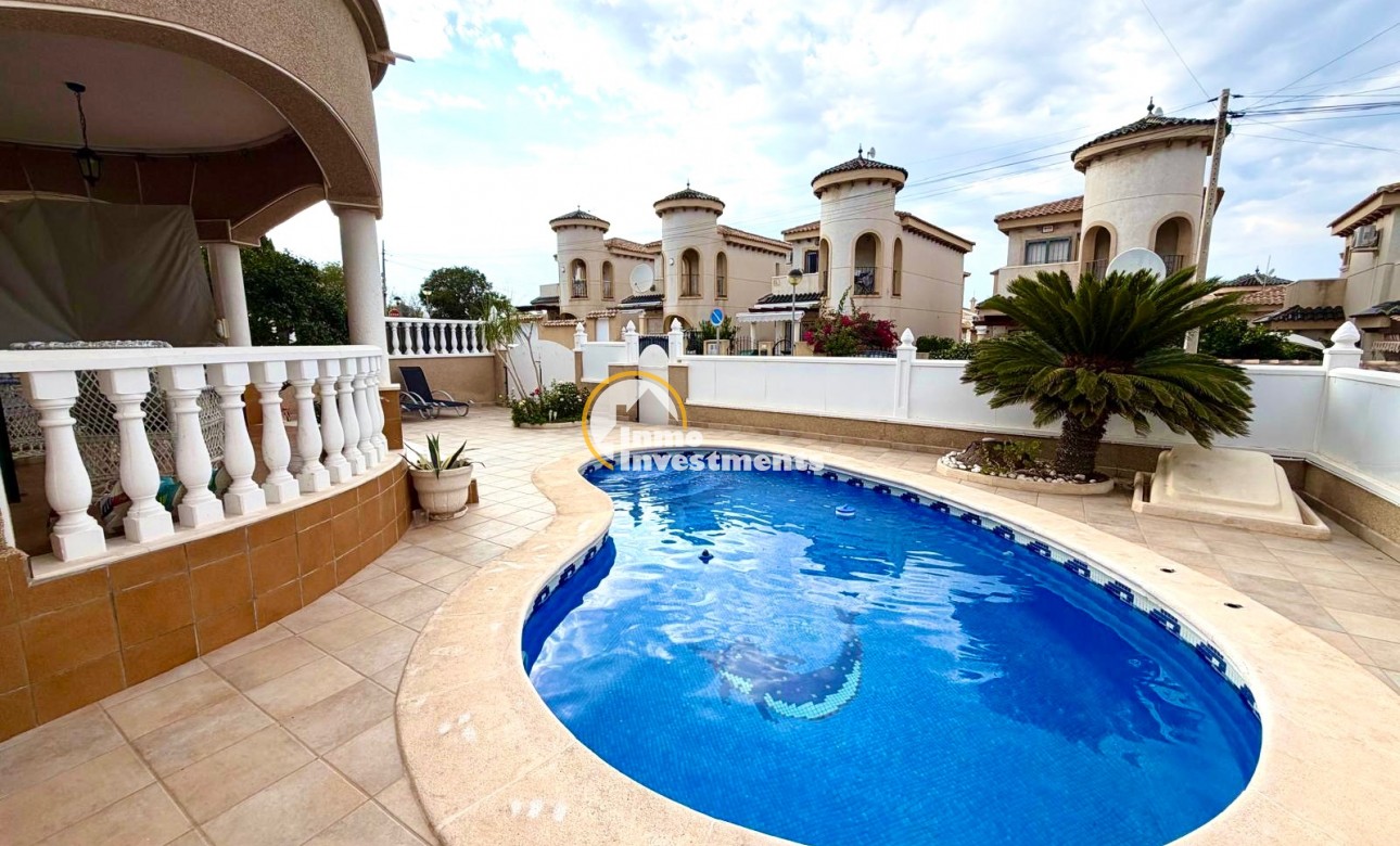 Resale - Villa - Orihuela Costa - Villamartín-Las Filipinas