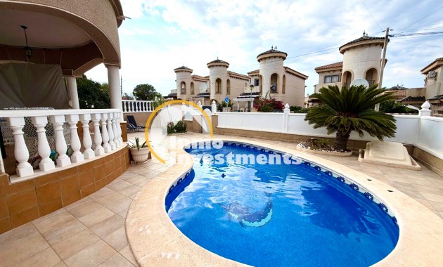 Resale - Villa - Orihuela Costa - Villamartín-Las Filipinas