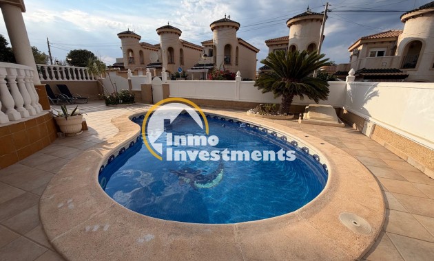 Resale - Villa - Orihuela Costa - Villamartín-Las Filipinas