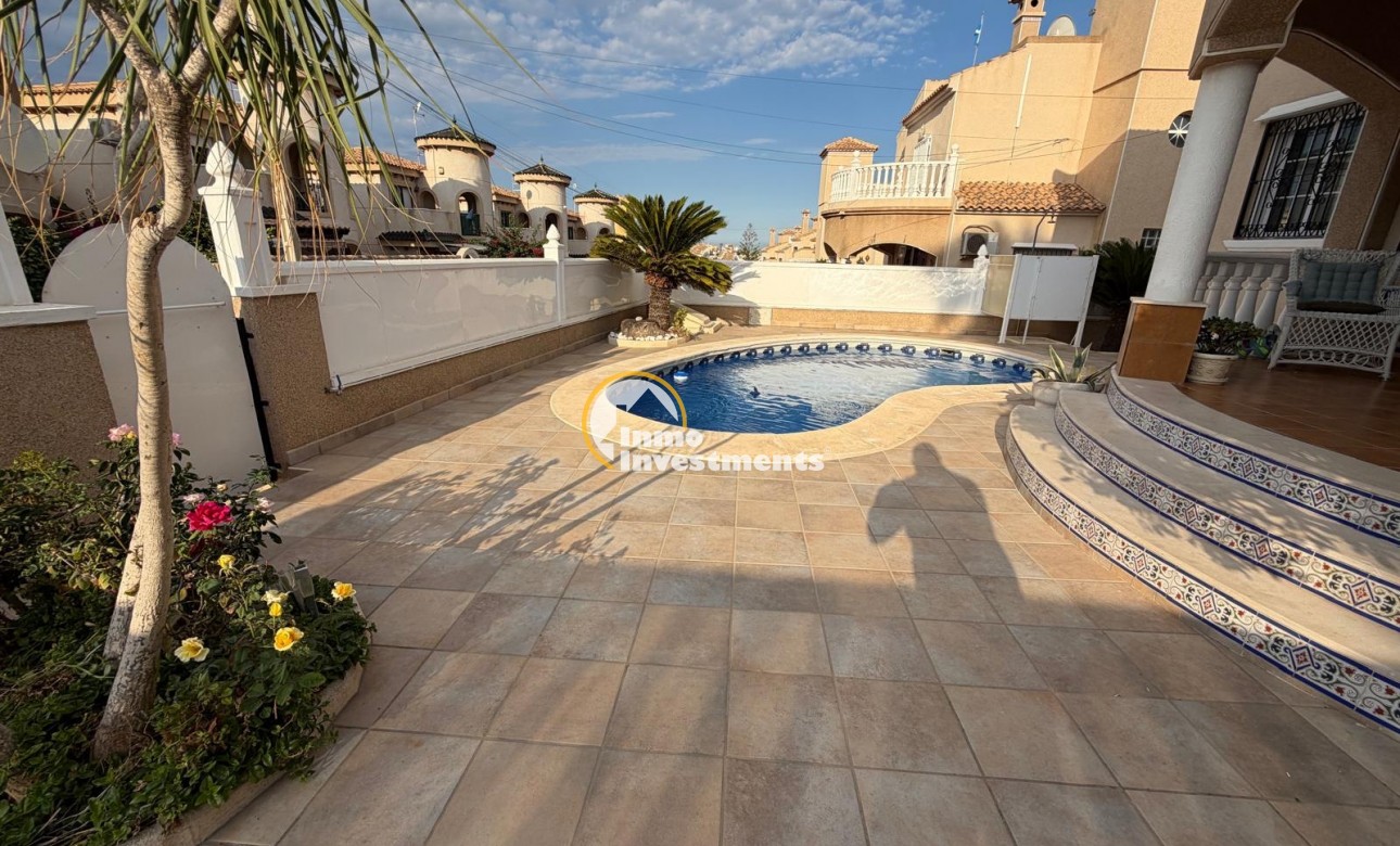Resale - Villa - Orihuela Costa - Villamartín-Las Filipinas