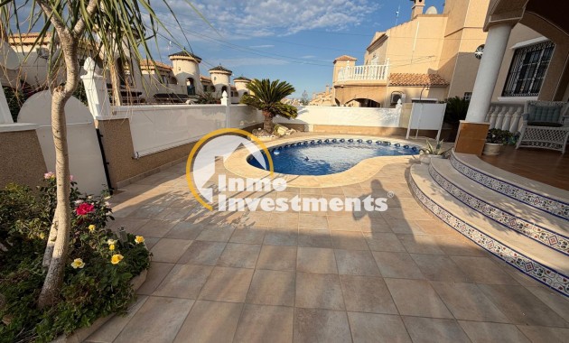 Resale - Villa - Orihuela Costa - Villamartín-Las Filipinas