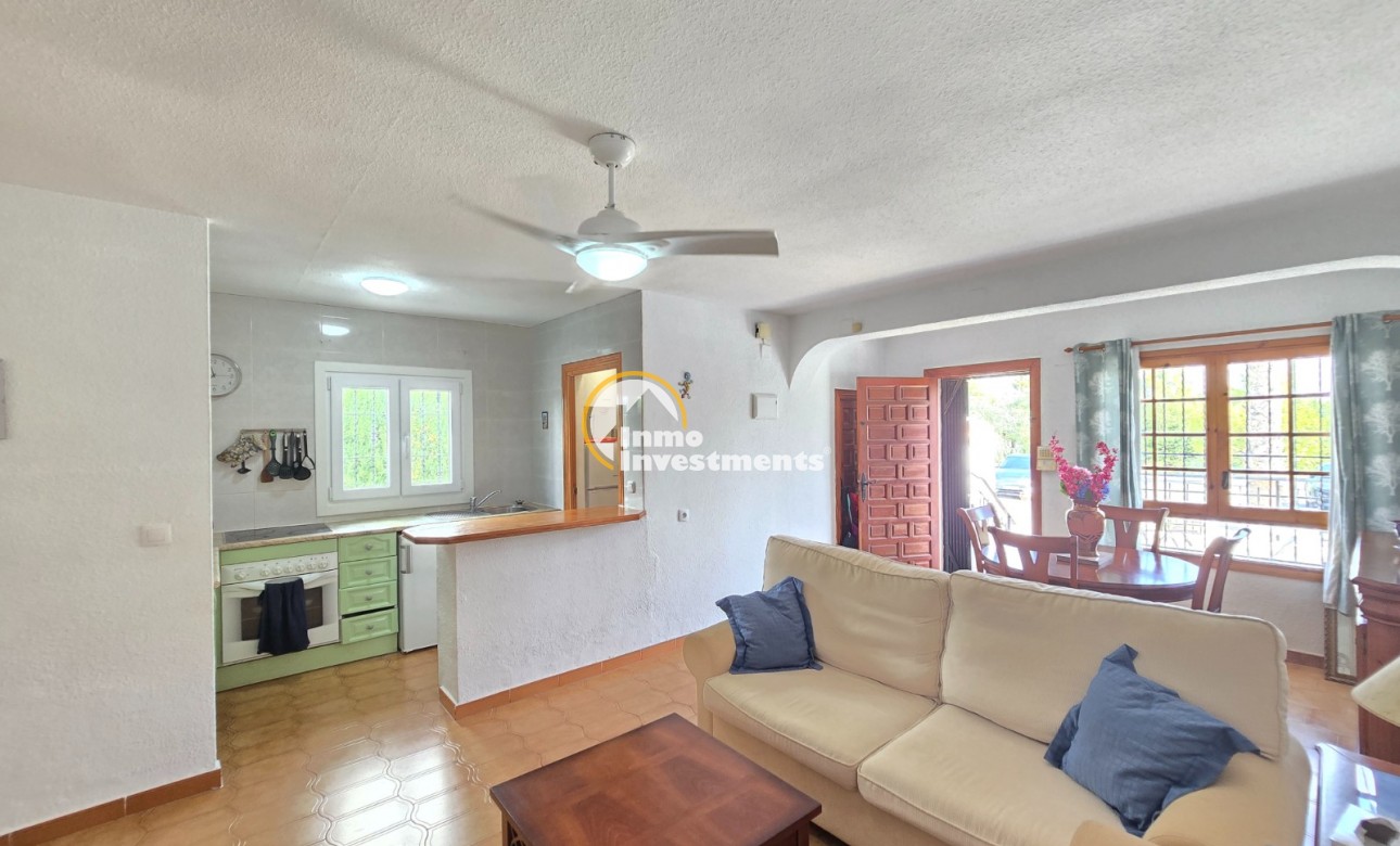 Resale - Townhouse * - Villamartin * - Los Dolses *