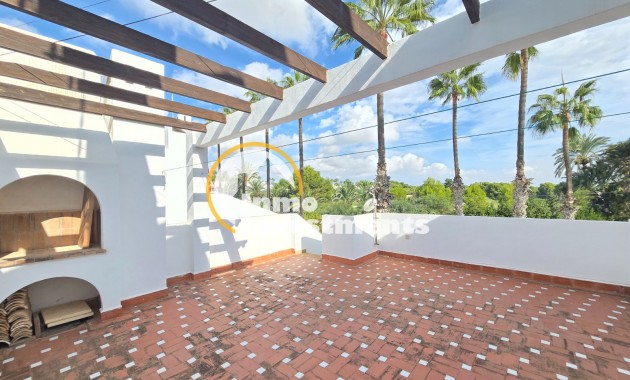 Resale - Townhouse * - Villamartin * - Los Dolses *