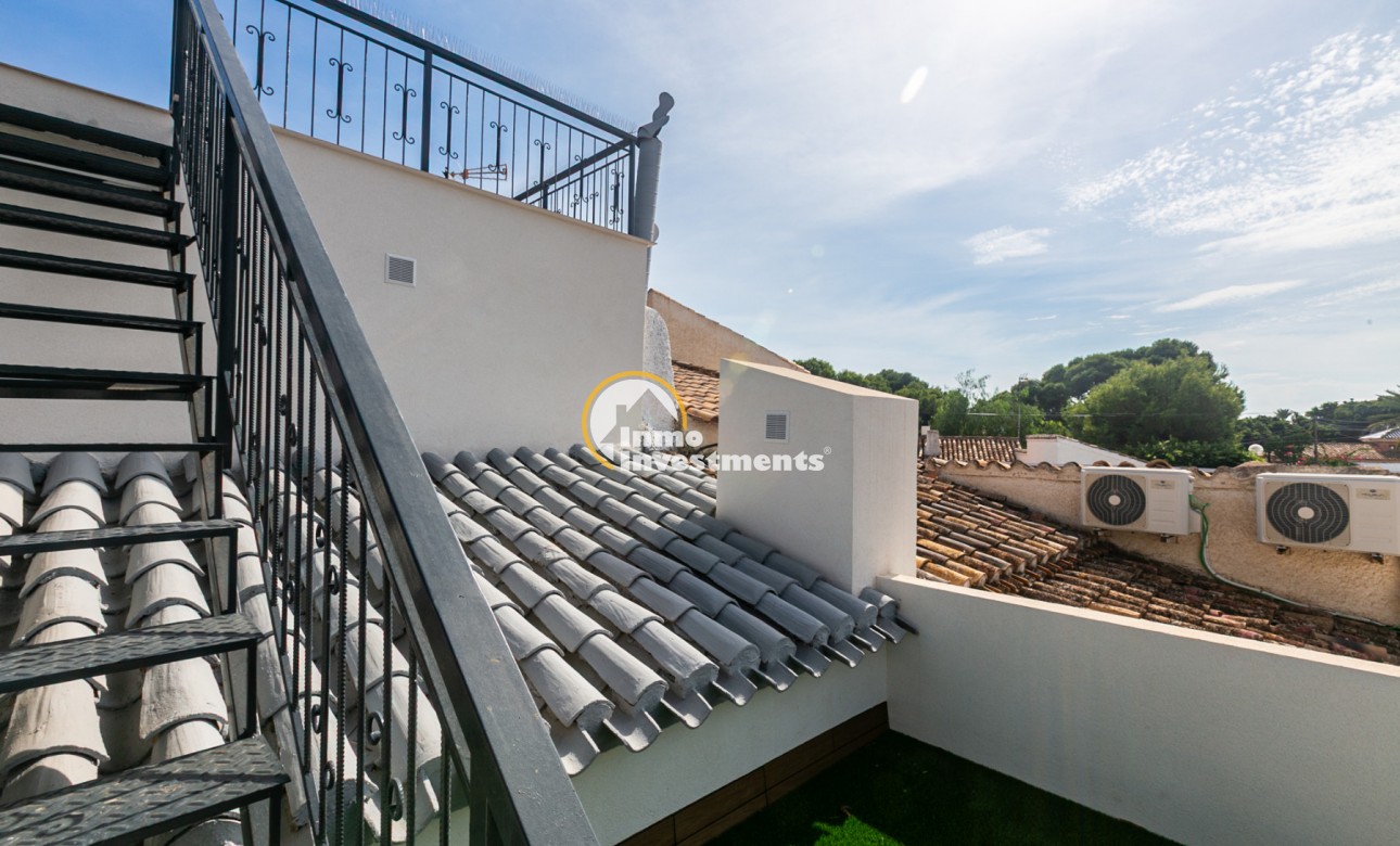 Bestaande bouw - Half vrijstaande villa - Torrevieja - Punta prima